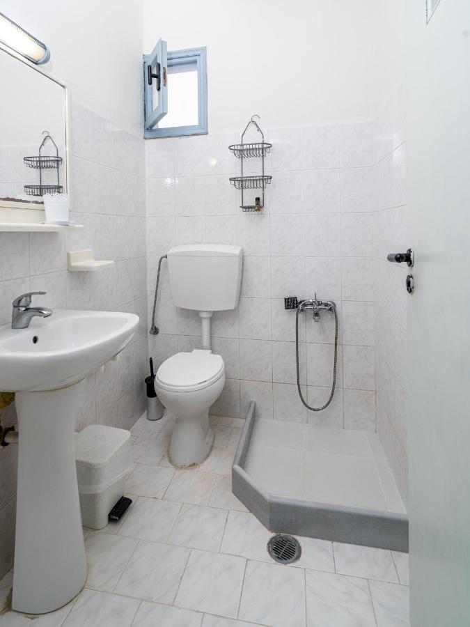 Appartement Giant Woman à Tsoútsouros Extérieur photo