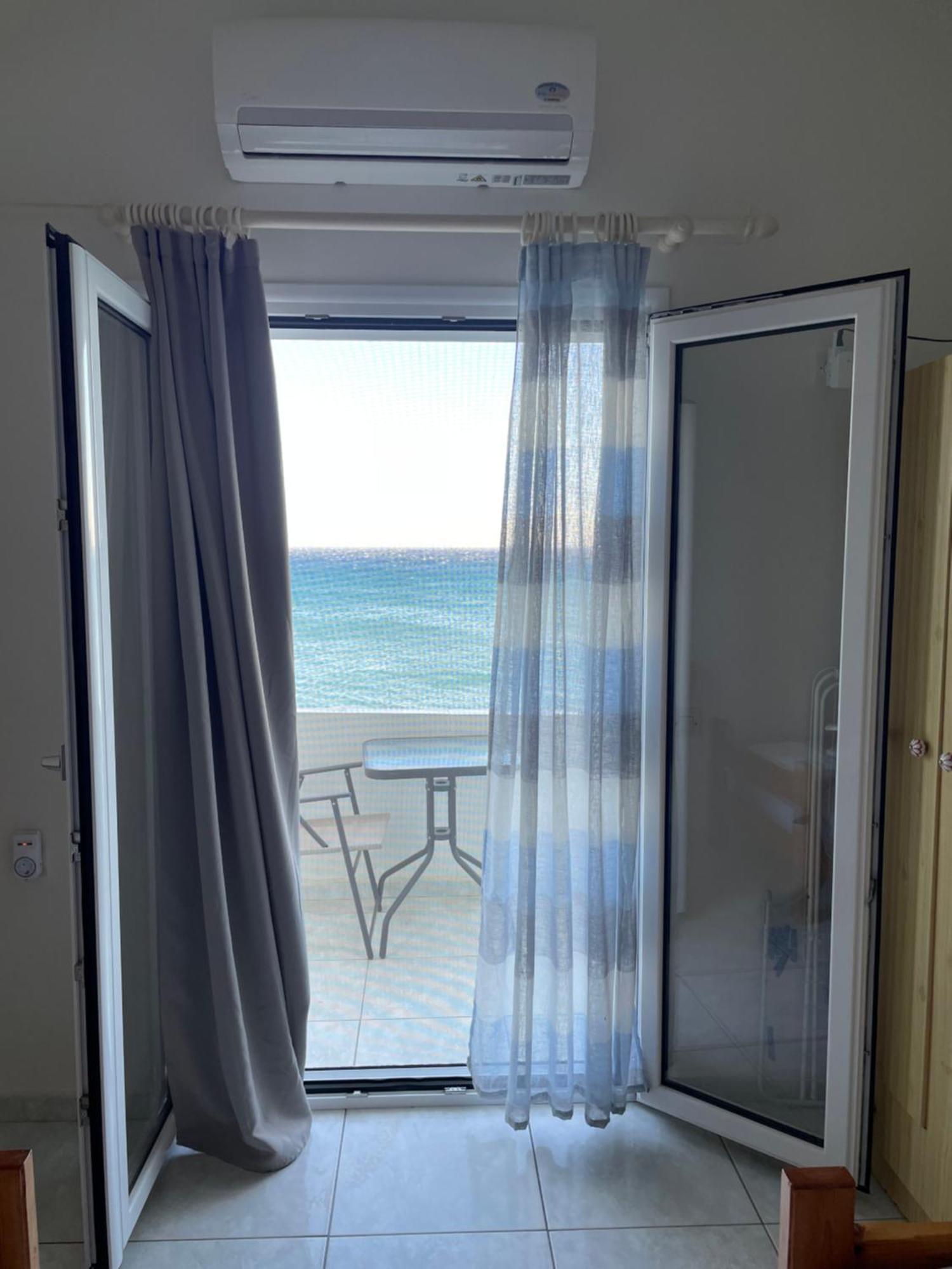 Appartement Giant Woman à Tsoútsouros Extérieur photo