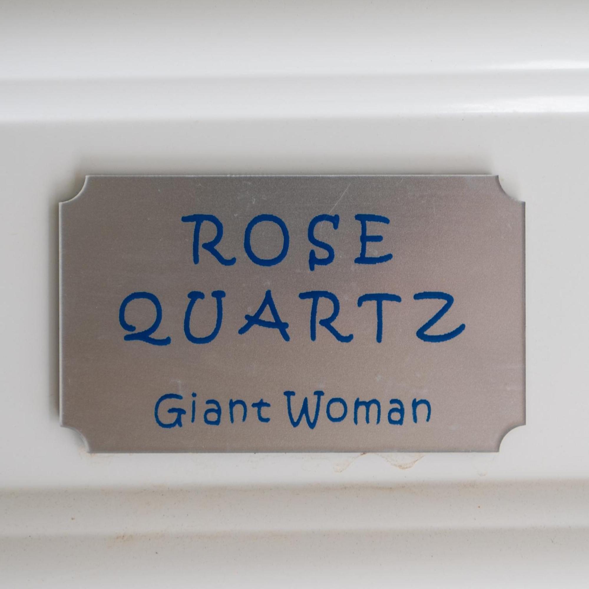 Appartement Giant Woman à Tsoútsouros Extérieur photo